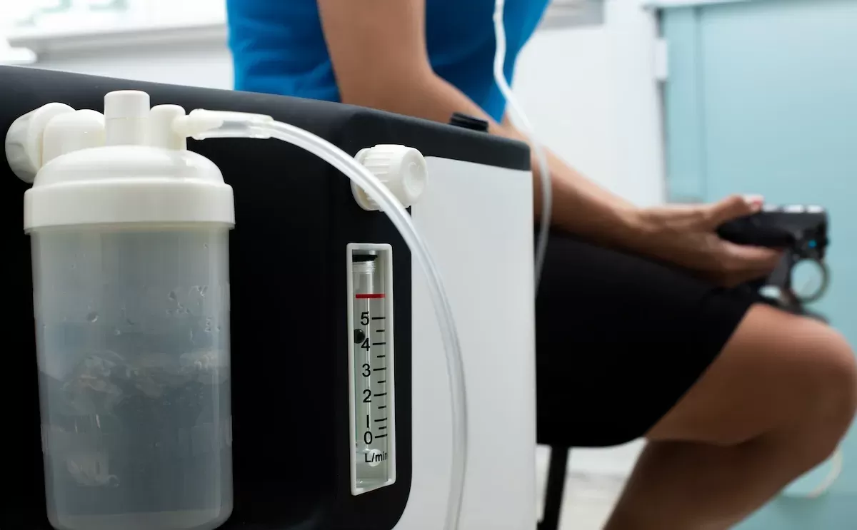 Read more about the article Portable Oxygen Concentrator: A Buyer’s Guide for On-the-Go Breathing Support